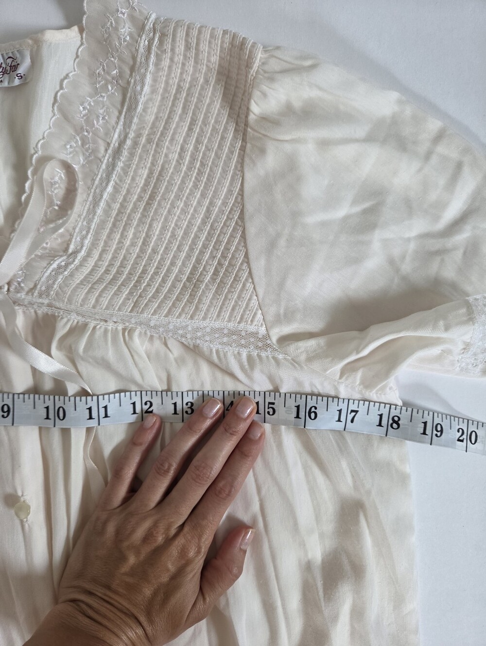 Vintage Vanity Fair pintuck lace pink champagne nightgown pockets button down S - Picture 10 of 11